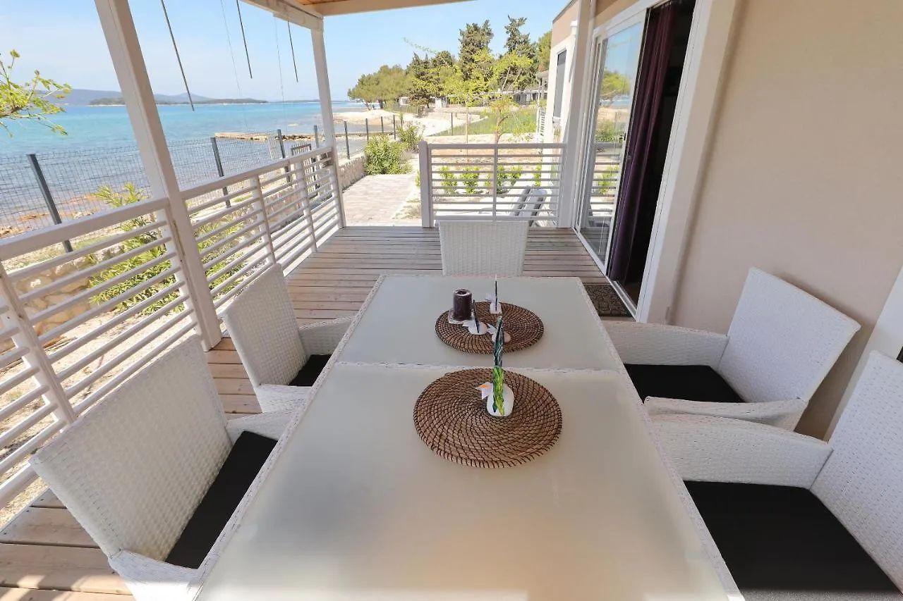 Semesterbostad Mobile Home Opal 1 Biograd Na Moru